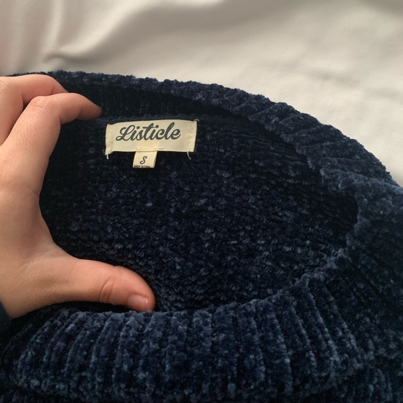 sweater - Picture 2 of 2